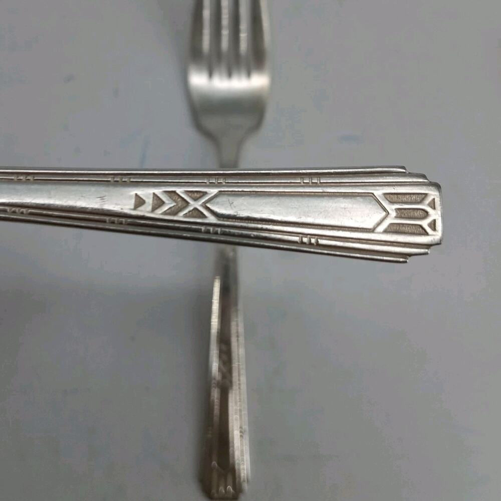 2X SF Oneida Community Friendship Medality silver plated Salad Forks